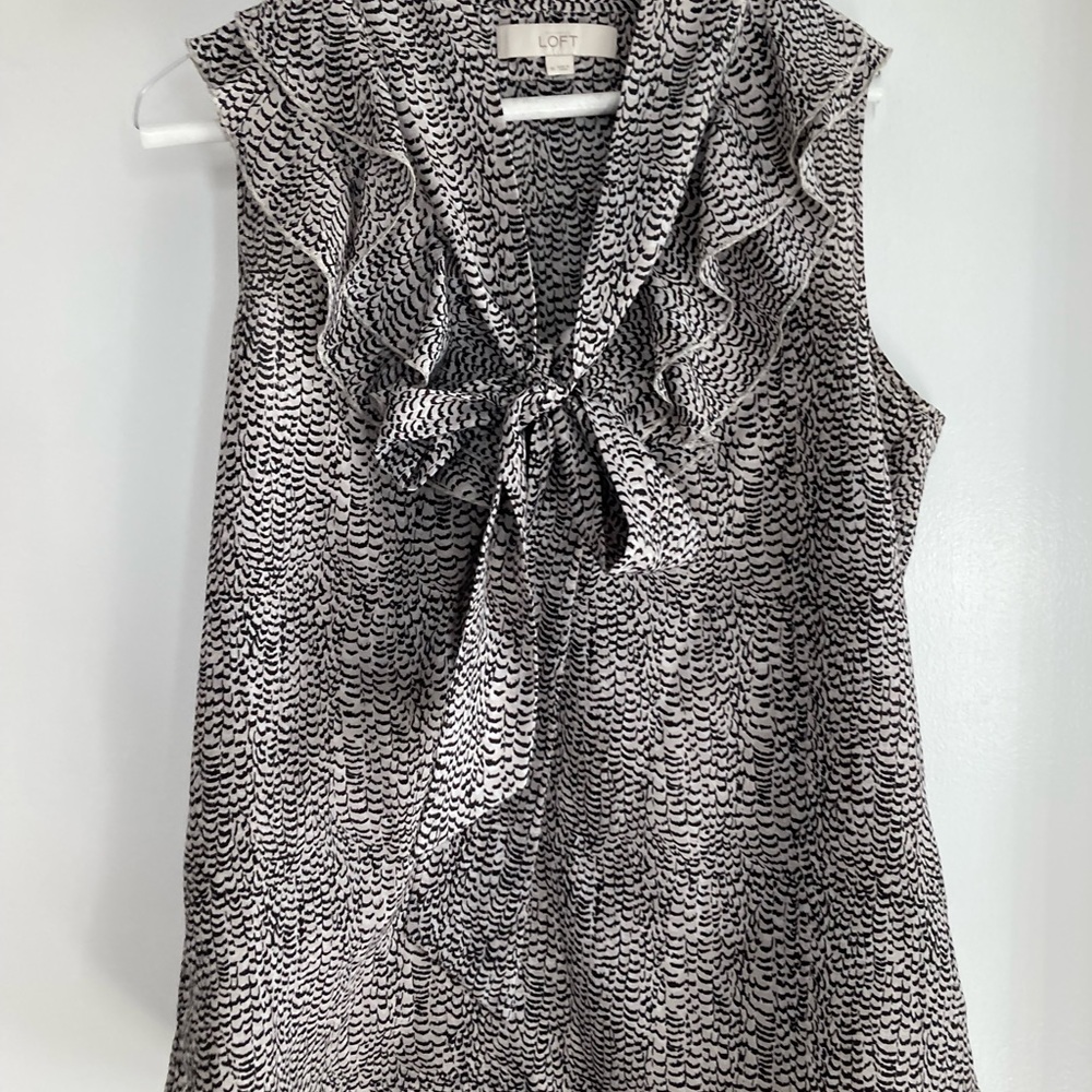 Loft sleeveless dressy blouse